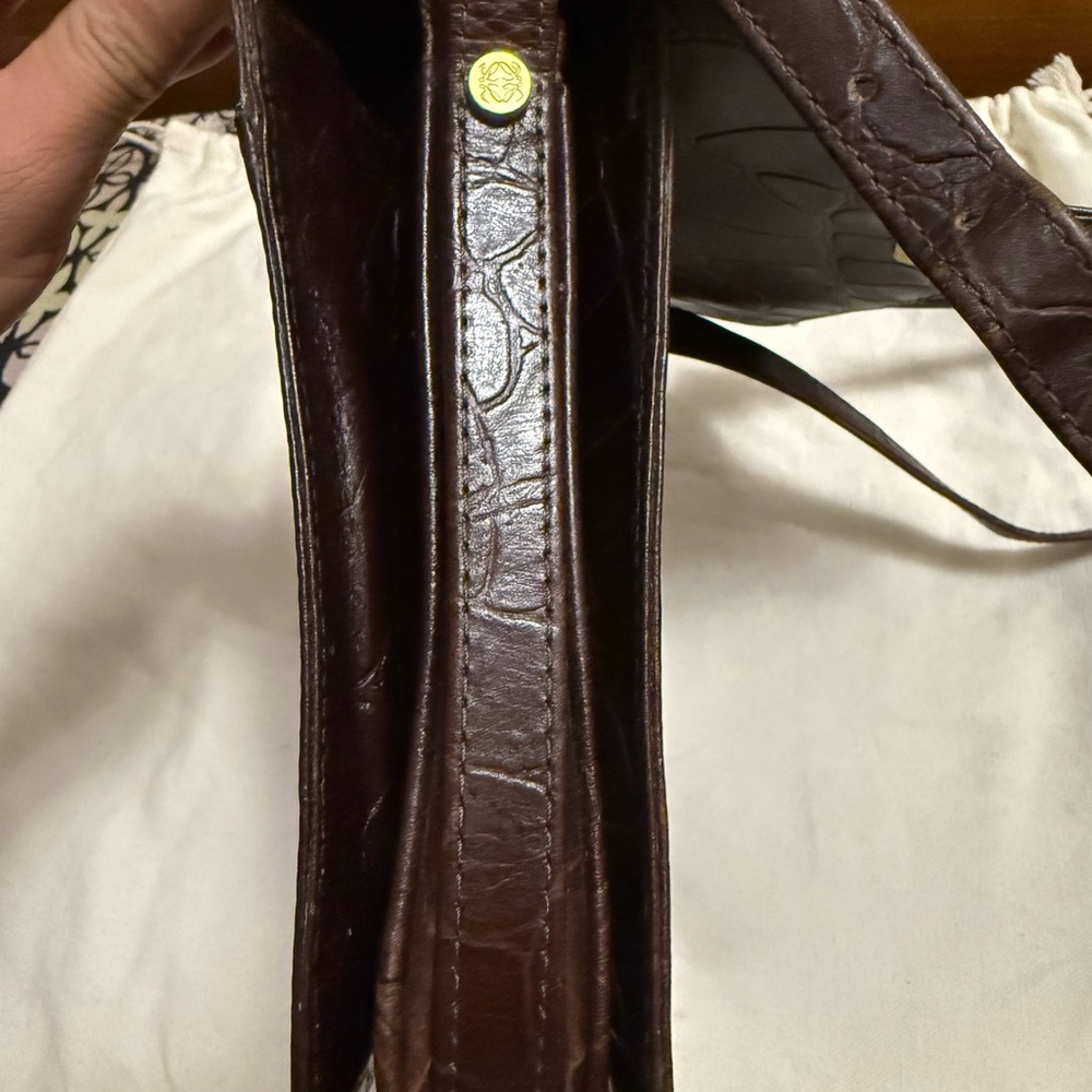 VINTAGE Loewe Dark Brown Croc-Embossed Crossbody Bag - Picture 6 of 9